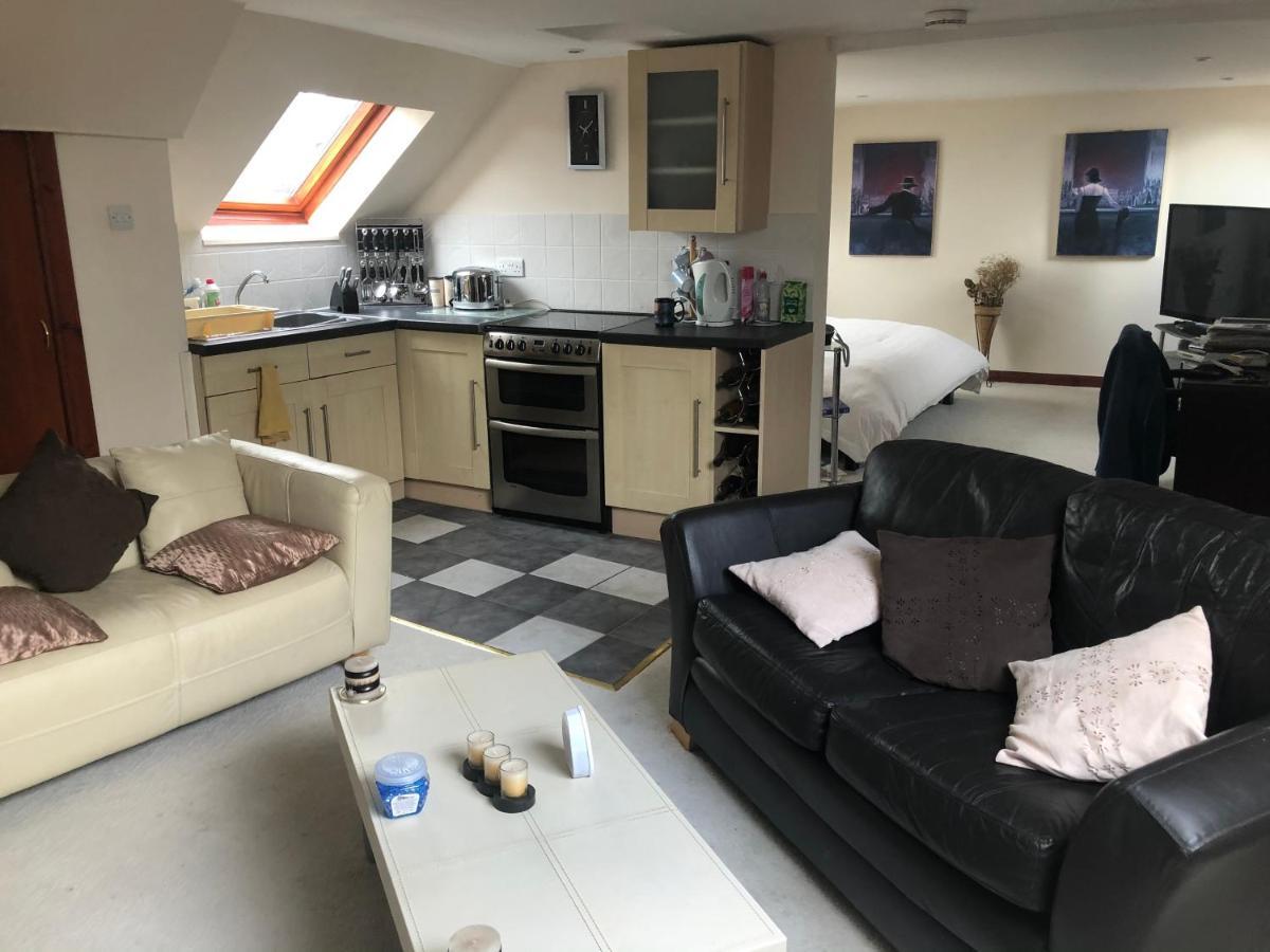 Executive Serviced Apartments 3 Forfar Exteriör bild